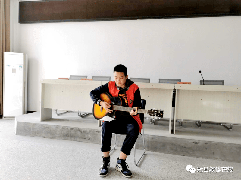 ky.com-
【校园短讯】万善中学举行第一届校园文化艺术节(图6) ky.com-
【校园短讯】万善中学举行第一届校园文化艺术节(图6)