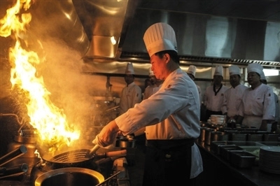 美的合并小天鹅是怎么回事?为什么美的合并小天鹅?看方洪波怎么说‘kycom’(图1) 美的合并小天鹅是怎么回事?为什么美的合并小天鹅?看方洪波怎么说‘kycom’(图1)