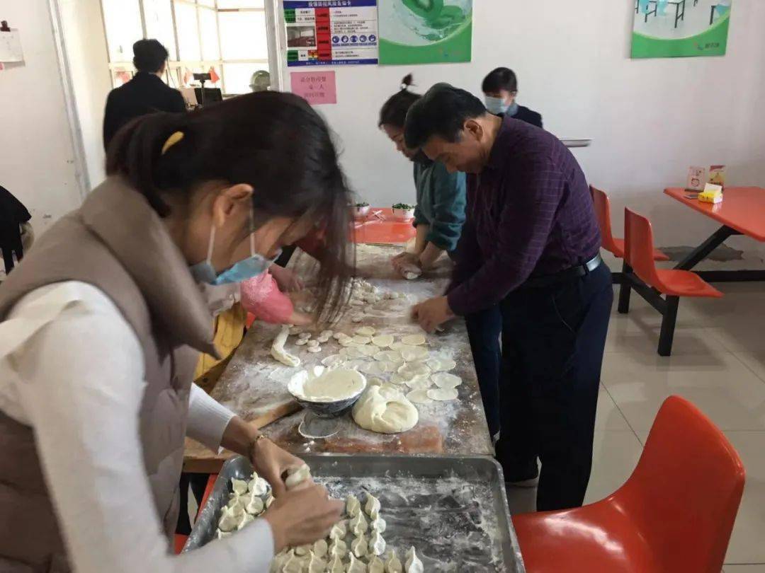 
【爱在新干线】冬至食堂多欢笑  饺子飘香暖人心【ky com】(图7)